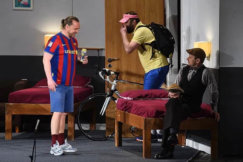 Chłopaki z żelaza spektakl - co musisz wiedzieć o tej komedii?