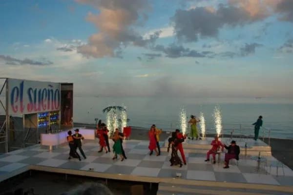 Teatr na plaży Gdynia - spektakle, które musisz zobaczyć latem