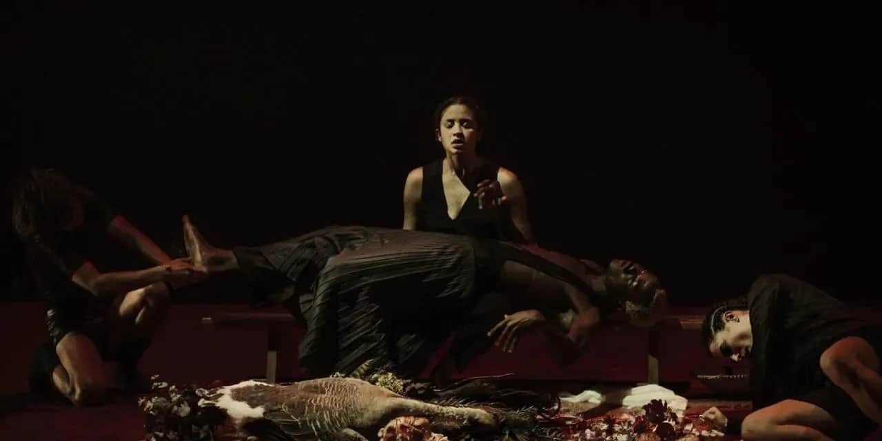 Ile trwa spektakl w teatrze? Czas trwania różnych przedstawień