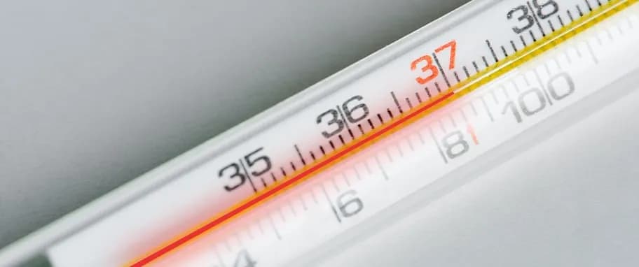 Stan podgorączkowy: skuteczne sposoby na obniżenie temperatury